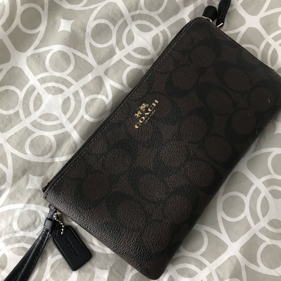 Coach Handbags - Coach wristlet double Zip